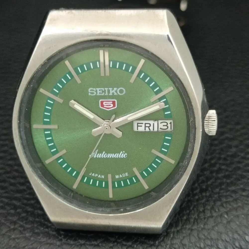 Vintage 1980 Seiko Automatic Mens Silver Watch W/daydate & Silver Accents
